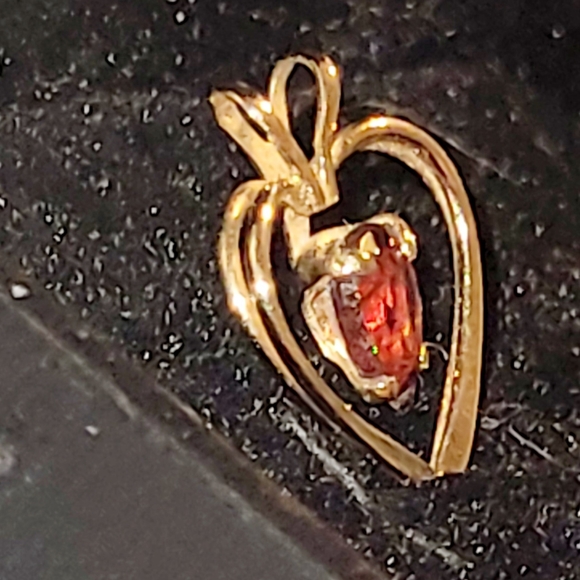 HEART DOUBLE GARNET PENDENT - Picture 6 of 9